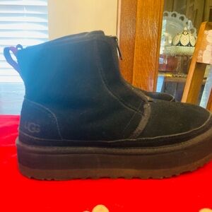 Ugg boots with front zipper. Great used condition! 9M $99